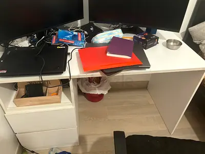 White computer desk with drawers – good condition