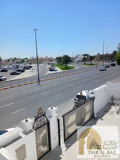 commercial Property for Annual Rent in Al Sabkha, Sharjah – Spacious Two-Floor Layout A great comm