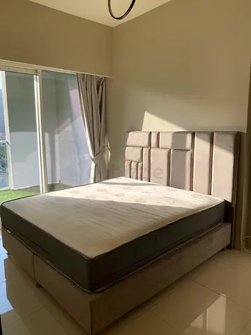 Rent a room with attached bathroom in a cozy appartement with big balcony and burj view