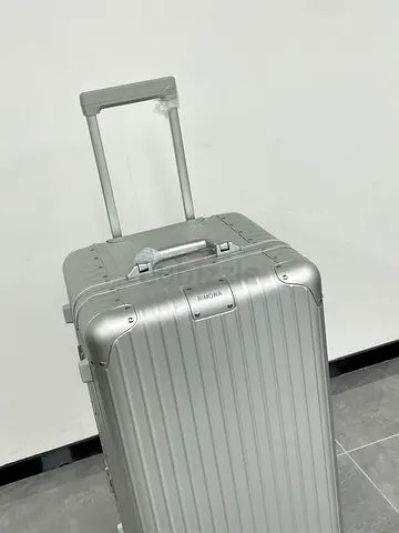 Silver aluminium RIMOWA CLASSIC SUITCASE