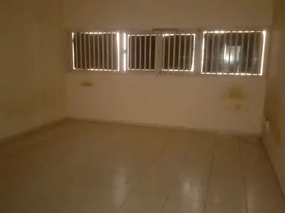 VERY SPACIOUS STUDIO JUST IN 20K CLOSE KITCHEN FREE PARKING IN AL KHAN SHARJAH