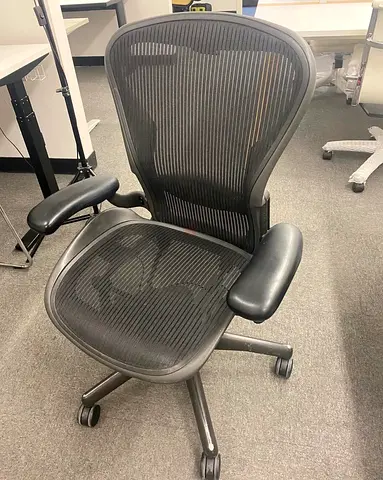 Herman Miller Aeron Classic Chair Lumbar Support Fully adjustable Size B Black