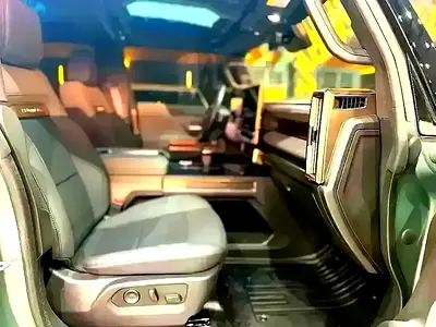 2024 GMC HUMMER 照片 9
