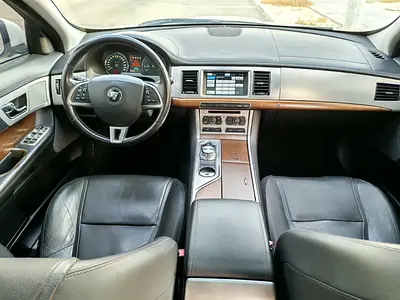 2015 Jaguar XF — миниатюра 11