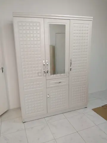 White 3-Door Wardrobe with Mirror and Drawer