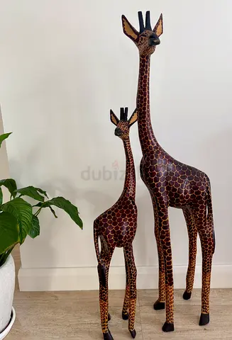 Art decor crafted wooden sculpture two giraffes