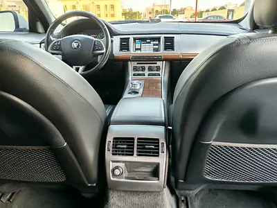 2015 Jaguar XF — миниатюра 15