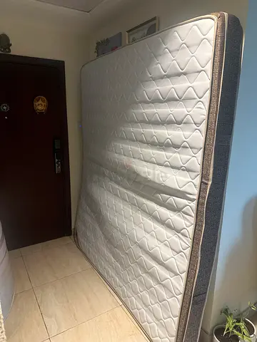 Orthopedic King size mattress (210/180 cm) good condition, barely used