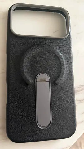 iPhone 17 pro max  magnetic case with kickstand - used, good condition