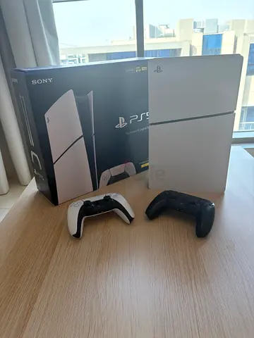 PS5 Slim Digital Edition + 2 Controller