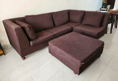 Used Brown Corner Sofa Set – 4 Pieces with an Ottoman طقم كنب بني مستعمل – 4 قطع مع طاولة أو أوتومان