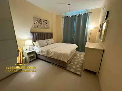 شقة فخمه غرفه وصاله مفروشة للإيجار الشهري! شامله الفواتير والإنترنت, بإطلالة رائعة, موقع حيوي, وتشطيبات ممتازة، جاهزة للسكن فوراً.