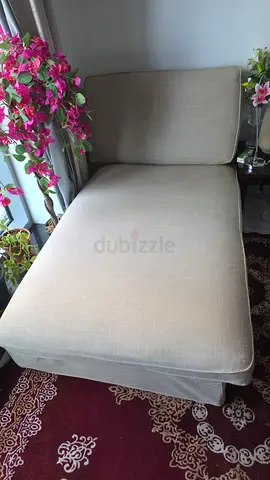 Beige chaise lounge / daybed - good condition