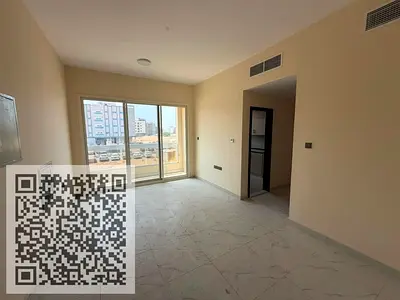 شقة جديدة بحمامين وبلكونة بالقرب من شارع محمد بن زايد