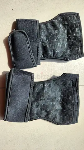 Gym gloves weight lifting