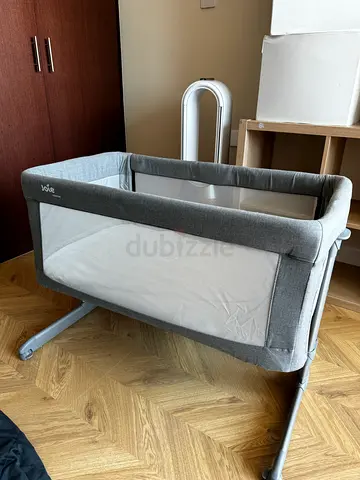 Joie bedside bassinet / co-sleeper in grey - good condition