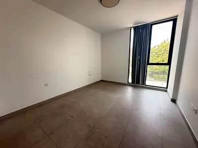 Huge 2bhk Luxury Apt 3 bath both master bedroom Laundry space Semi Open kitchen wardrobe gym pool parking With Facilities