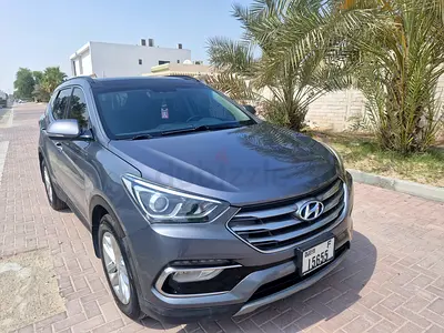 GCC V4 Hyundai Santa Fe 2018 in immaculate condition