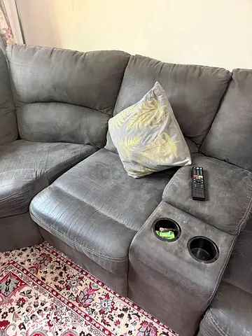Leggett & Platt Grey 5 seater reclining sofa with cup holders - good condition
