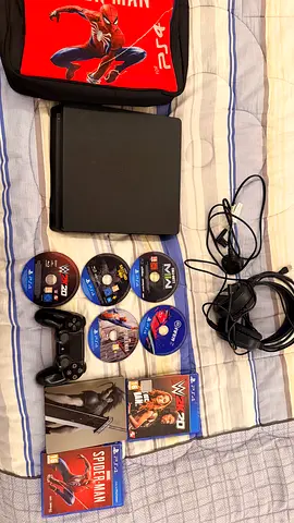 SELLING PS4