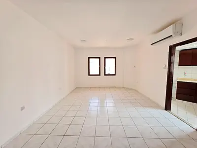 Spacious Studio // Big Layout // Close Kitchen// Close To Metro