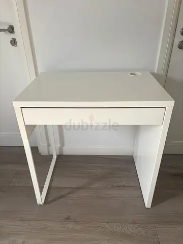 IKEA MICKE Desk – Perfect condition