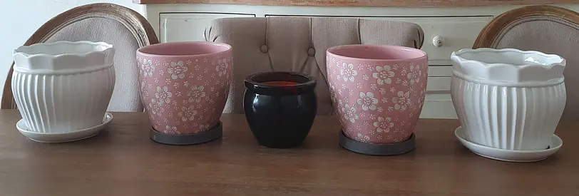 Set of 5 Ceramic Plant Pots (White, Pink Floral, Black) - Good Condition