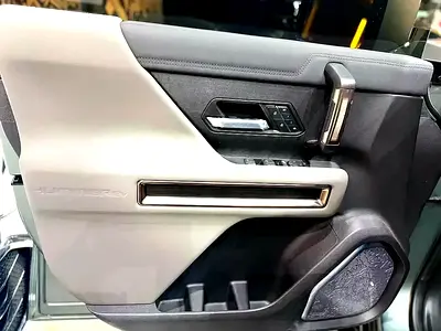 2024 GMC HUMMER — фото 8