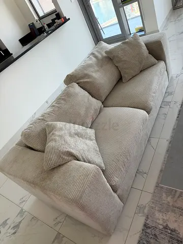 Large Deep Cream Sofa – 225cm – Excellent Condition