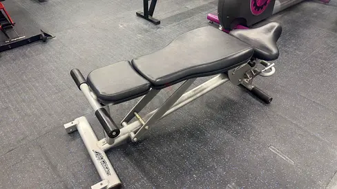 LIFE FITNESS BENCH
