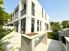 48 Hours Price Offer | Vacant | Fully upgraded | Corner | 1 Minute to the park