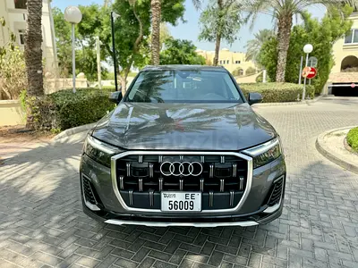 2025 Audi Q7 55 TFSI Quattro S-Line V6 / Low mileage