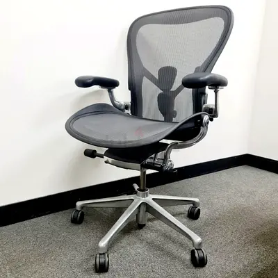 Stock Piece Remastered V2 Version Herman Miller Aeron Graphite Polished Aluminium Frame Chair Size C