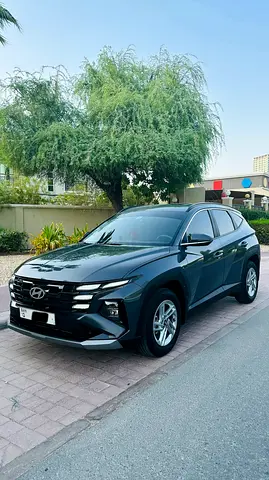 2025 HYUNDAI TUCSON GCC SPECS Under warranty  ZERO ACCIDENT  ORIGINAL PAINT