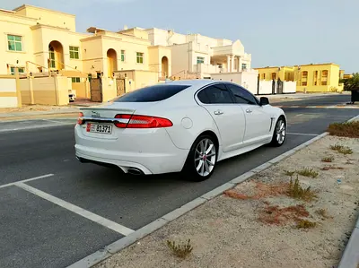 2015 Jaguar XF — фото 2