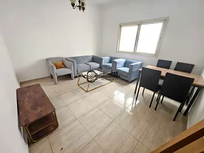 Free Parking 1,Bhk Flat Available 1,Bathroom Nice Family Building And Rent 34K