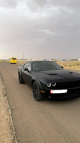 Dodge Challenger SXT 2017 | American Specs | Well Maintained