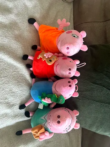 Peppa pig family soft toys