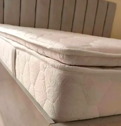 Spring pillow top mattress 180x200cm soft and comfortable foam mattress.  Same day delivery availabl
