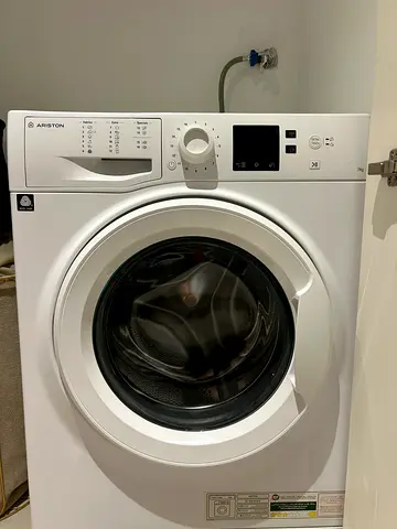 Ariston 7kg Front Load Washing Machine – Like New