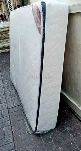 Queen size mattress 160x200cm with top comfortable foam. Same day delivery available
