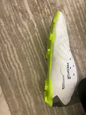 Adidas Predator Football Boots White and Lime Green negotible