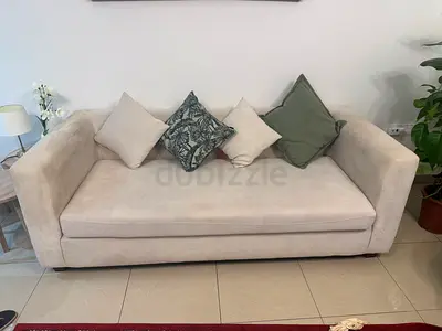 5 Seater Sofa, Very good condition, 800 AED Negotiable
