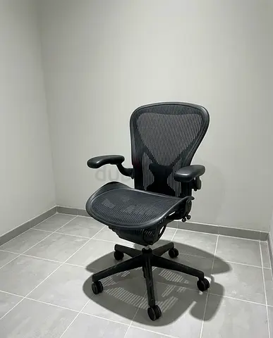 Herman Miller Aeron Chair Size B Fully Loaded with Posture Fit Support