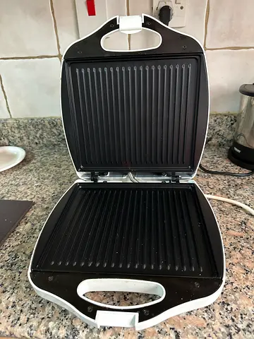 Electric Sandwich/Grill Press - Good Condition