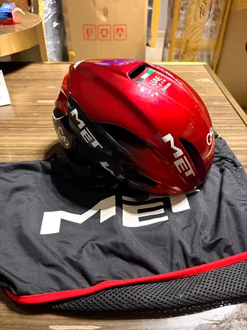 MET MIPS M133 MANTA - UAE EMIRATES EDDITION cycling helmet - red - M size
