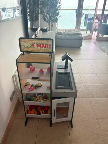 Melissa & Doug Wooden Play Market Stand with Play Food - Good Condition