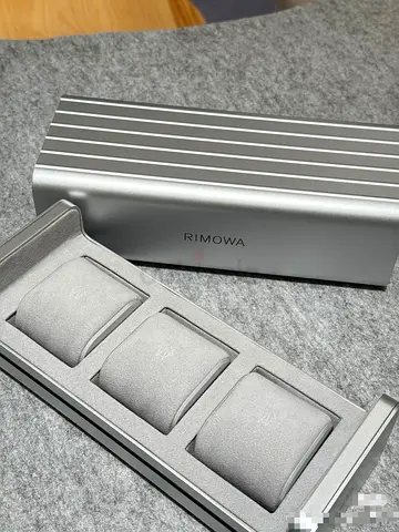 RIMOWA Aluminum watch case in silver