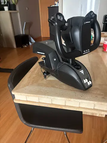Flight simulator gear