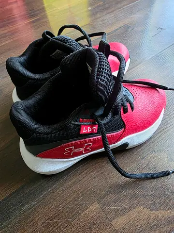 Under Armour Lockdown 7 Kids Basketball Shoes – EU 29.5